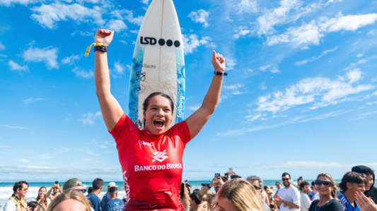 Charli Hately, 17, wins the São Sebastião Pro